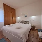 Sea View Near Meia In Lagos! 아파트 라고스