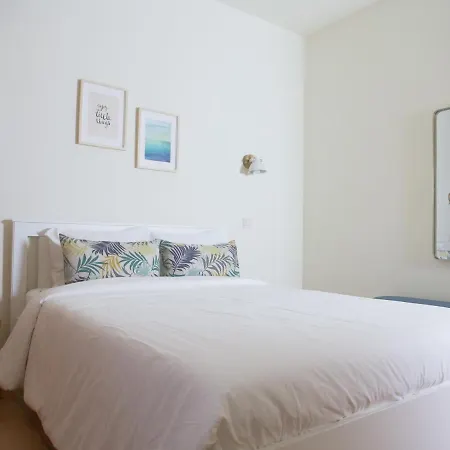 Sea View Near Meia In Lagos! Apartamento *
